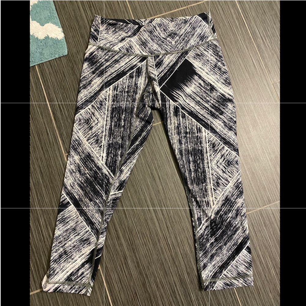 Lululemon crops